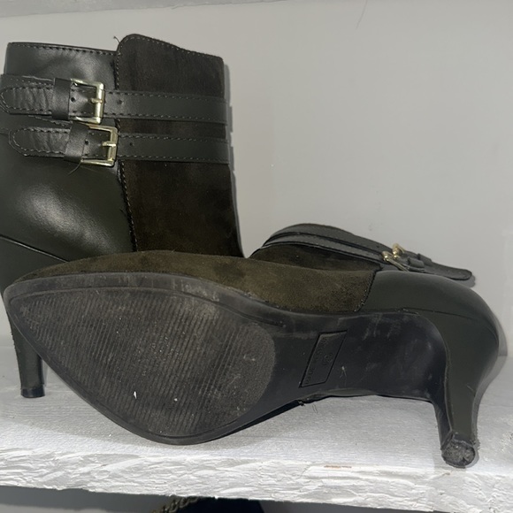 ARMY GREEN HEELS • OLIVE BOOTIES - Picture 4 of 4